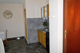 Cozy Seaside Apartment in Vinisce - Vinišće - 8