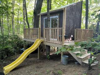 Rustic Tree House Getaway with a Fire Pit Ideal for Glamping in Boone, NC - Boone - 0