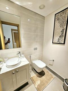 SUNRISE HOMES - Lavish 2 Bedrooms with Dubai Fountain View! - 1