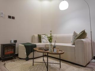 Modern Studios - 9