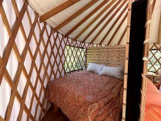 Amazing Romantic Yurt with Spectacular Landscape Views in Oregon - - 7