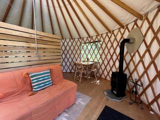 Amazing Romantic Yurt with Spectacular Landscape Views in Oregon - - 6