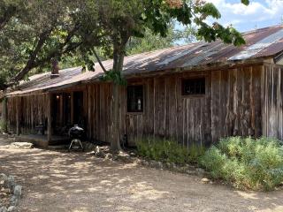 Picturesque Luminous Cabin with Jacuzzi, Bath and BBQ in Texas - Wimberley - 0