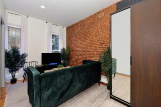 Three Bedroom Rental in Midtown West - 6