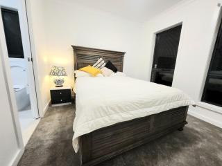 New, Spacious and Cozy Home at Austral - 2