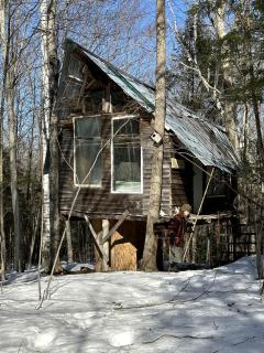 Into the Woods: Discover Our Charming Rustic Treehouse in Dorchester, NH - Rumney - 0