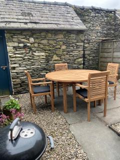 Riverside Cottage with secure bike storage - 1