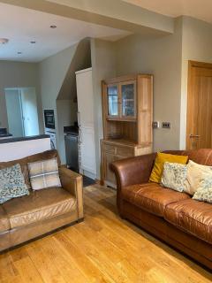 Riverside Cottage with secure bike storage - Staveley - 7