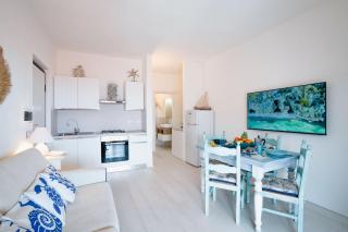 Palau Blue House - 8
