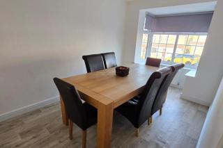 Spacious Central Home - Sleeps 7 Garden & Parking - Sheffield - 2