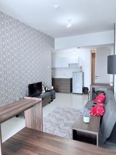 Benson 2 BR & 1 Pakuwon mall for 5 peoples stay - 2