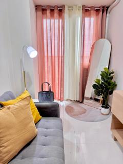 Aesthetic Unit Near PICC and MOA - Manila - 4