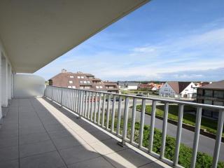 Apartment on Seafront with Sea Views - De Haan - 2
