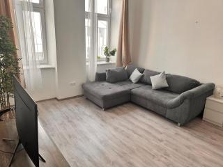 Spacious Netflix Apartment for up to 4 People with Massage Shower - Wenen - 8