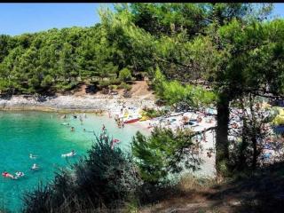 Sunny Aura Beach Apartment - spacious and bright, with parking - Pula - 9