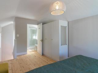 Charming Leisure Hideaway - 8