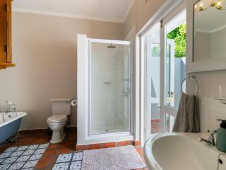 Charming Leisure Hideaway - 4