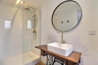 Le Cocon des halles * Ideal Couple ou solo * WiFi * Élégance * Pieds des Halles - 8