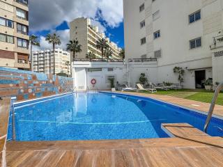 Palm Beach 2F A Stylish Seaside Apartment with parking - Marbella - 6