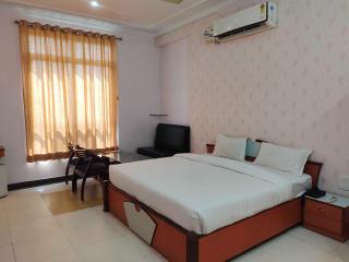 Hotel Maharani Resorts - Jaipur - 1