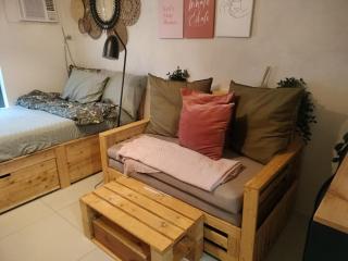 Cozy Wooden Design Studio Condo Unit at Studio 7 Edsa - Manila - 1