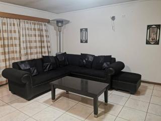 Charming Tshwane BB with Secure Entrance Central AC - Pretoria - 8