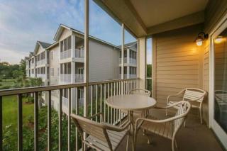 2 Minutes Walk to Ocean from this 1BD condo within resort with lots of amenities - 2