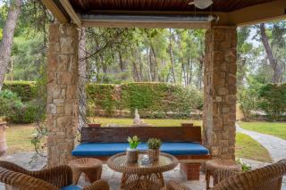 Magnolia Villa with Shared Pool, Sani #FeelsLikeHome - Sani Beach - 8