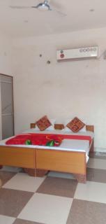 SPOT ON Hotel Shri Paramhans Upawan - Chandauli - 7