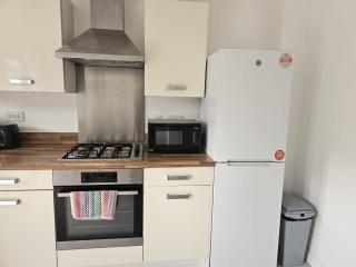 Homington House Long Stays Sleeps 7 Free Parking - Swindon - 1