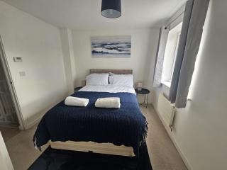 Homington House Long Stays Sleeps 7 Free Parking - Swindon - 7