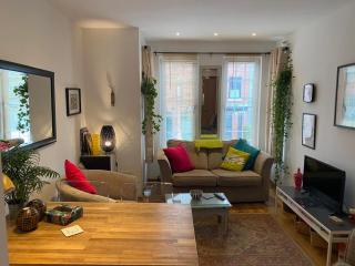 True Colours Apartment in Central Location - Bangor - 7
