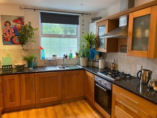 True Colours Apartment in Central Location - Bangor - 8