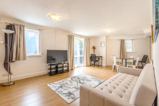 Sunny 1BR Gem Near Canary Wharf with Parking - Londra - 0