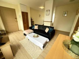 1er etage entier, 2 Appartements, 10 Pers - Delle - 3