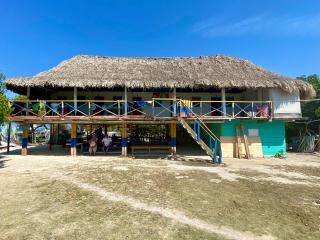 Hostal Doña Aura - Tintipan Island - 0
