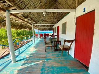 Hostal Doña Aura - Tintipan Island - 3