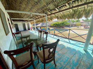 Hostal Doña Aura - Tintipan Island - 2