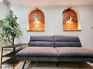 Whole House Walking Distance Stadium Free Parking - Baltimore - 1