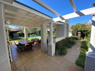 A sunny open-plan family home, Cape Town - Cape Town - 8