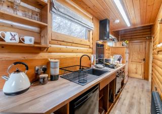 Whitemoor Lodge - Salterforth - 2