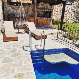 Old stone house with swimming pool Etno House Perazic - Bar - 6