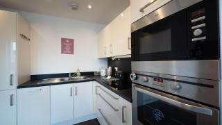 Two bedroom flat with parking in Deanery road - Bristol - 8