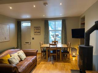 Riverside Cottage with secure bike storage - Staveley - 8