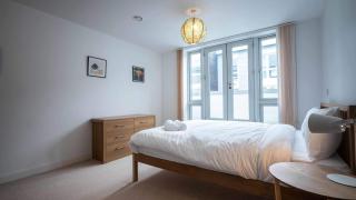 Two bedroom flat with parking in Deanery road - Bristol - 2