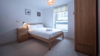 Two bedroom flat with parking in Deanery road - Bristol - 1