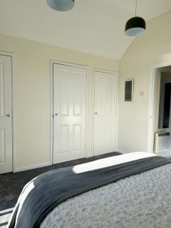 Huckleberry Hot Tub Lodge - South Cerney - 2