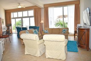 Oceanfront Paradise: Penthouse with Peloton - 1