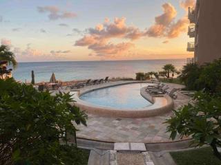Oceanfront Paradise: Penthouse with Peloton - 2