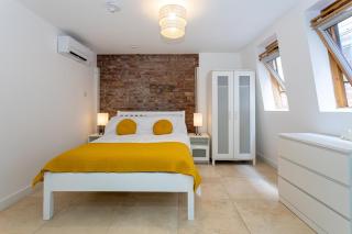 Luxury Penthouse with Private Roof Terrace - 4